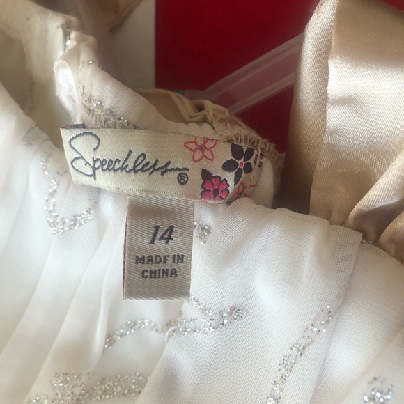 Speechless formal cream and gold dress - Picture 7 of 11